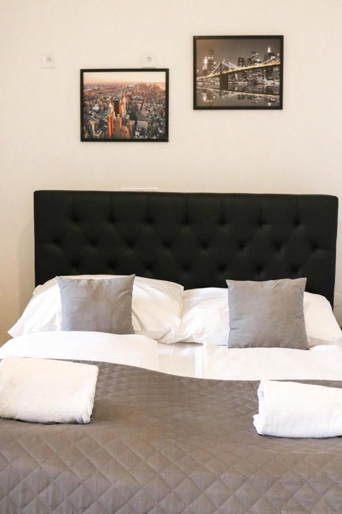 Rose Suites And Rooms Prague Luaran gambar