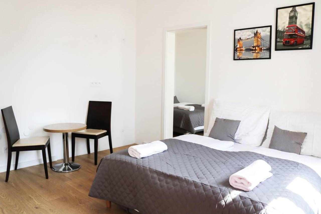 Rose Suites And Rooms Prague Luaran gambar