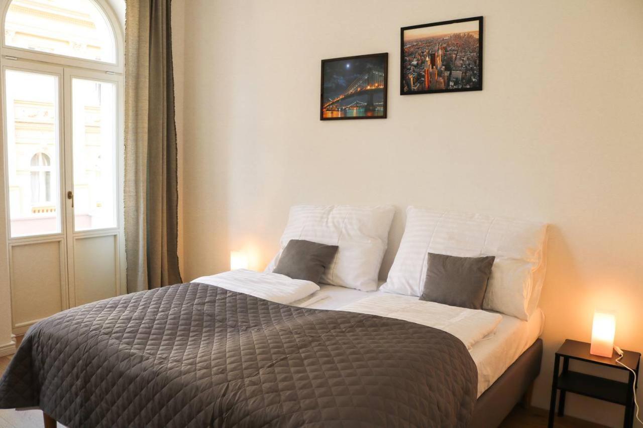 Rose Suites And Rooms Prague Luaran gambar